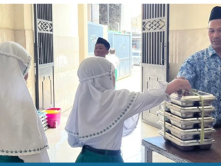 Distribusi Perdana MBG, SPPG Pesanggrahan 2 Kota Batu Salurkan 835 Porsi ke Sekolah