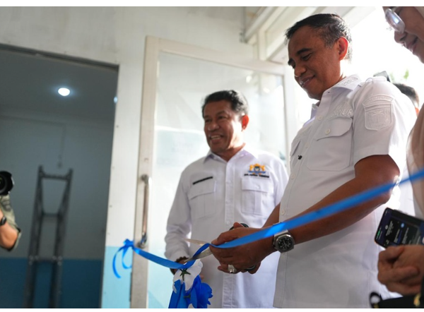 Gubernur Anwar Hafid Tinjau dan Resmikan Dapur MBG SPPG NDR Loji di Parigi